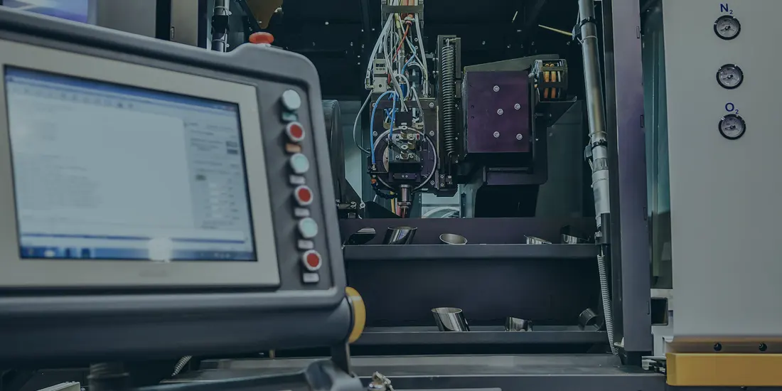 CAD model i gotov metalni deo izrađen po crtežu